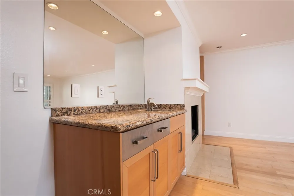 4536 Colbath Avenue #102 Sherman Oaks, CA 91423