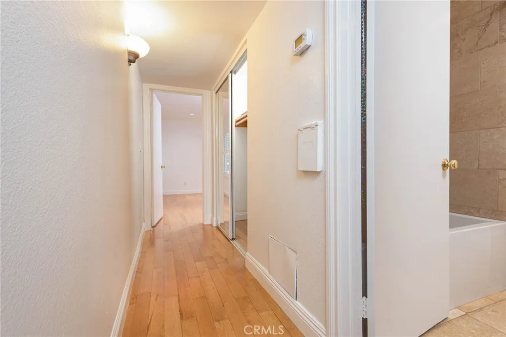4536 Colbath Avenue #102 Sherman Oaks, CA 91423