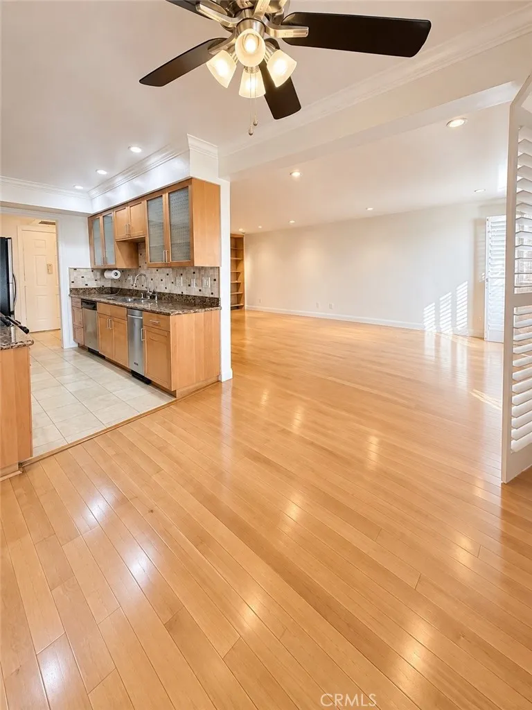 4536 Colbath Avenue #102 Sherman Oaks, CA 91423