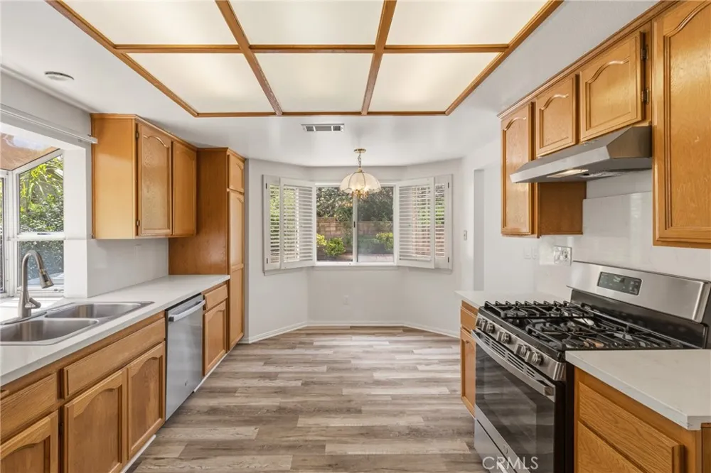 30112 Elizabeth Court Agoura Hills, CA 91301