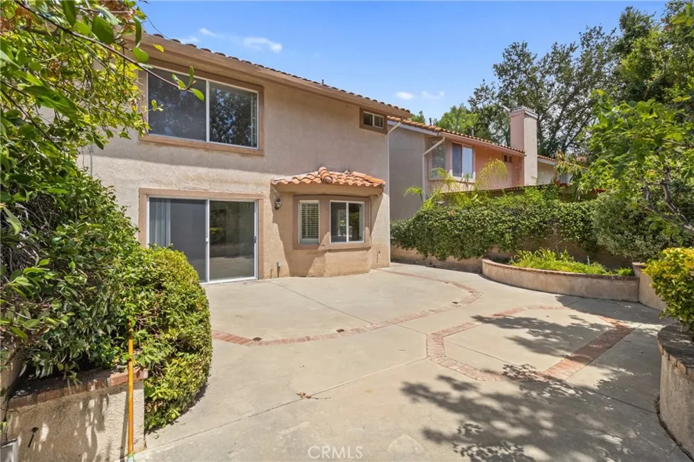 30112 Elizabeth Court Agoura Hills, CA 91301