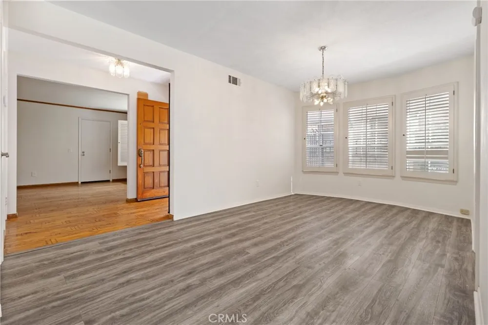 30112 Elizabeth Court Agoura Hills, CA 91301