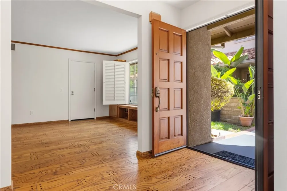 30112 Elizabeth Court Agoura Hills, CA 91301