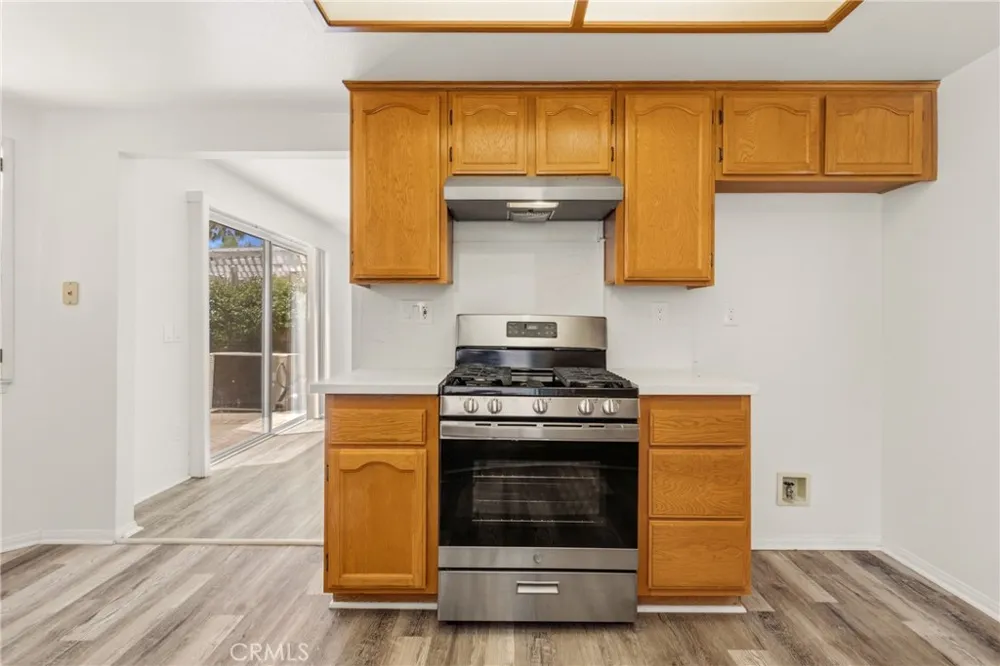 30112 Elizabeth Court Agoura Hills, CA 91301