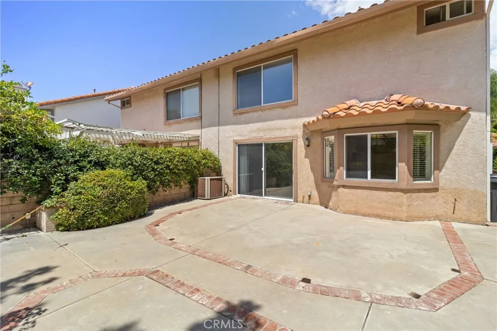30112 Elizabeth Court Agoura Hills, CA 91301