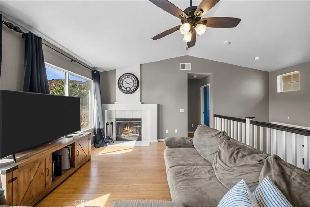 38438 Cougar Pass Palmdale, CA 93551