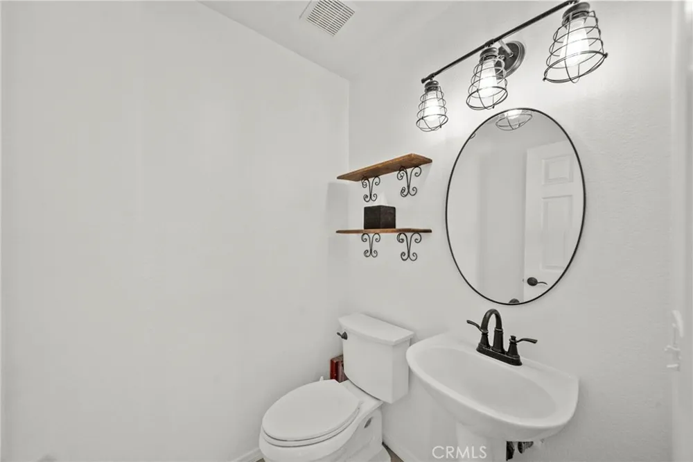 38438 Cougar Pass Palmdale, CA 93551