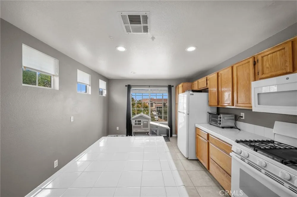 38438 Cougar Pass Palmdale, CA 93551
