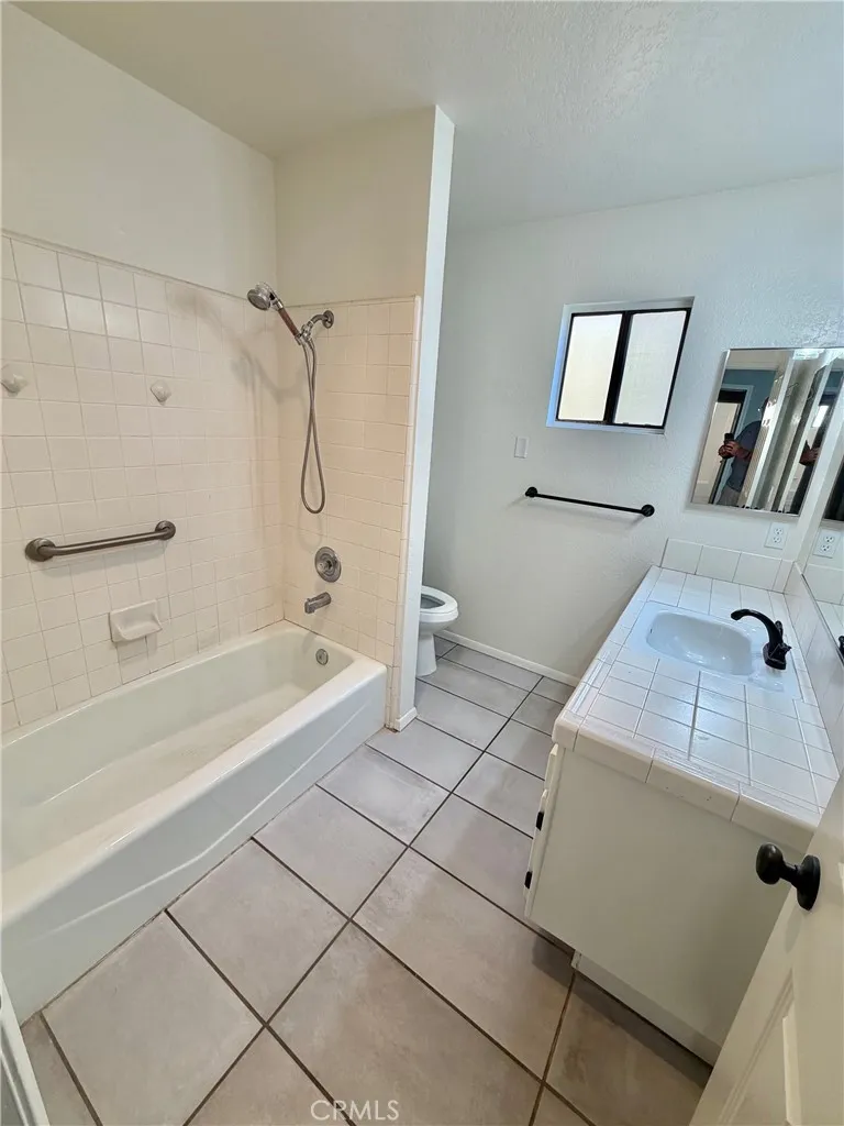 1316 W Avenue J4 Lancaster, CA 93534