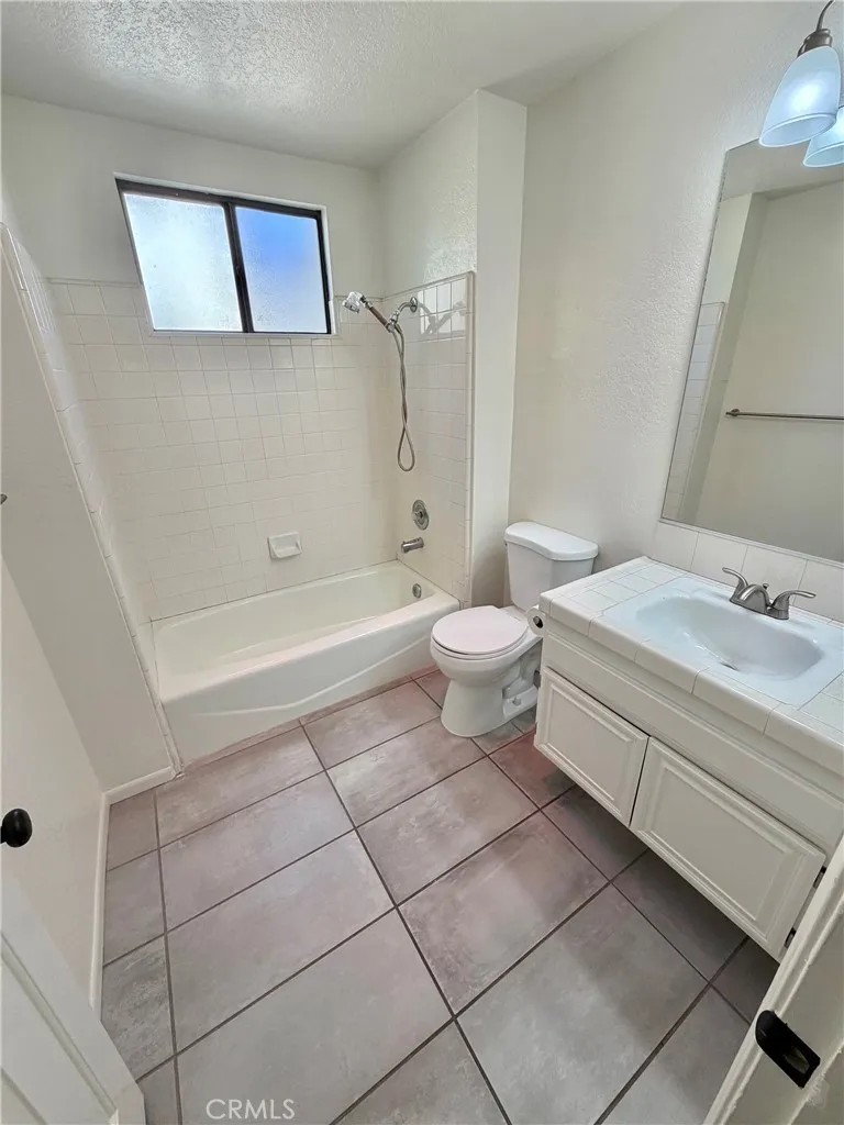 1316 W Avenue J4 Lancaster, CA 93534