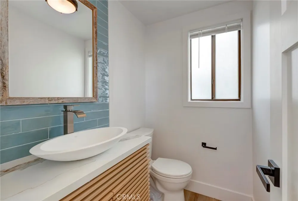 1090 Loma Drive Hermosa Beach, CA 90254