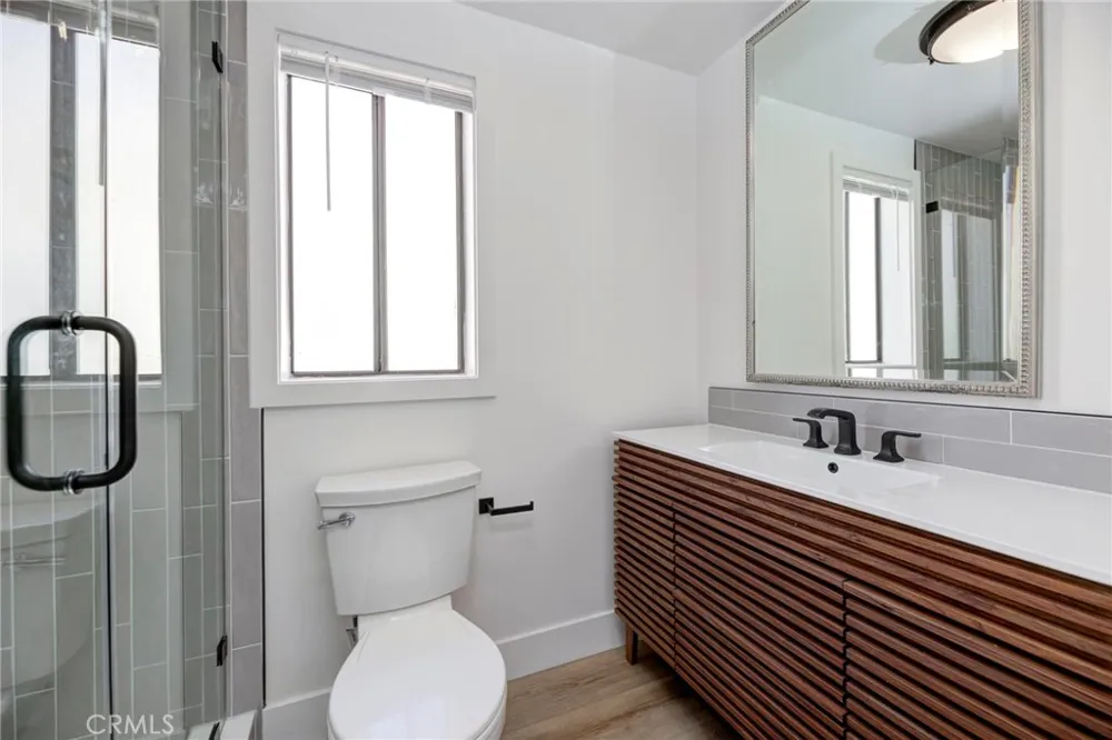 1090 Loma Drive Hermosa Beach, CA 90254