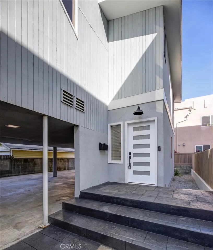 1090 Loma Drive Hermosa Beach, CA 90254
