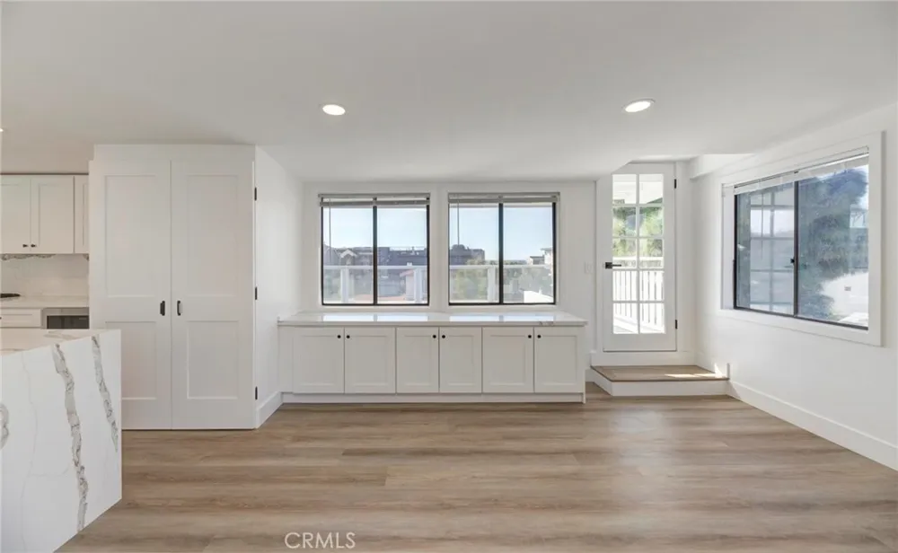 1090 Loma Drive Hermosa Beach, CA 90254