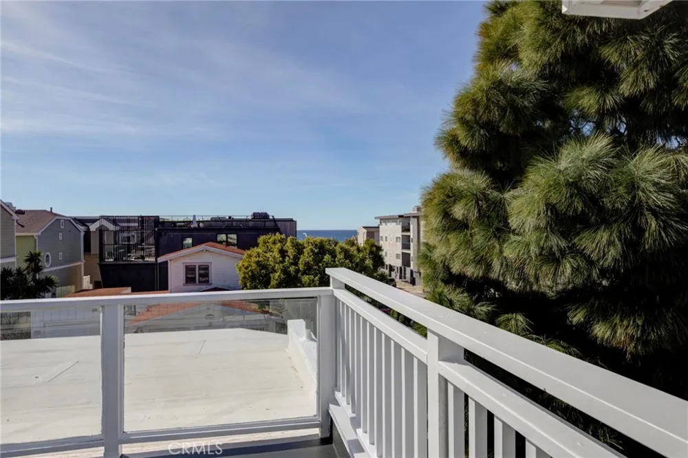 1090 Loma Drive Hermosa Beach, CA 90254
