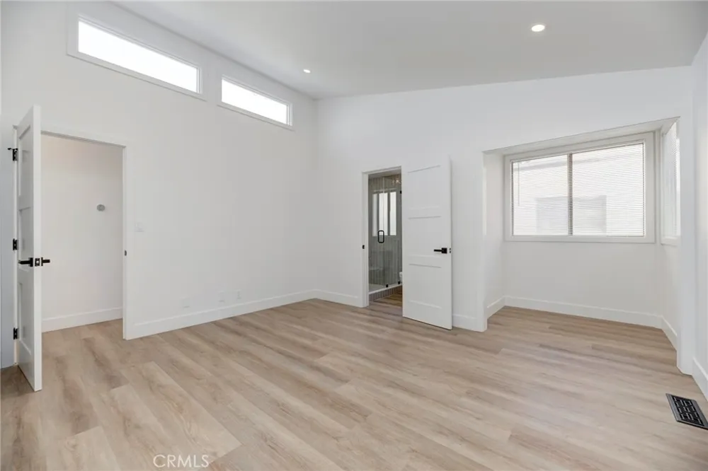 1090 Loma Drive Hermosa Beach, CA 90254