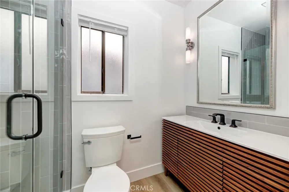 1090 Loma Drive Hermosa Beach, CA 90254