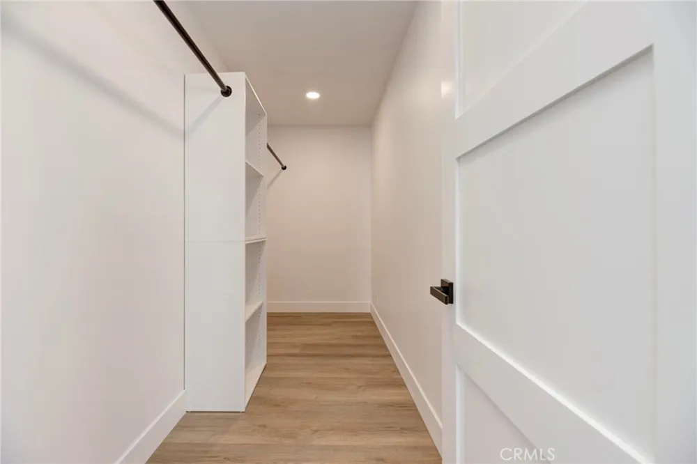 1090 Loma Drive Hermosa Beach, CA 90254
