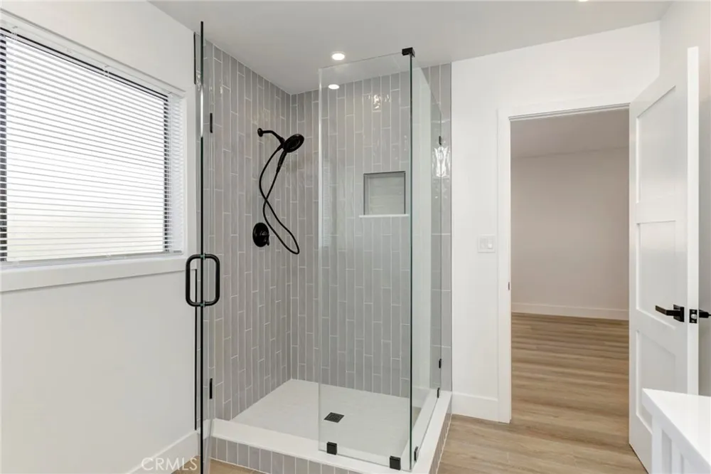 1090 Loma Drive Hermosa Beach, CA 90254