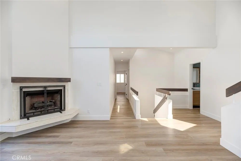 1090 Loma Drive Hermosa Beach, CA 90254
