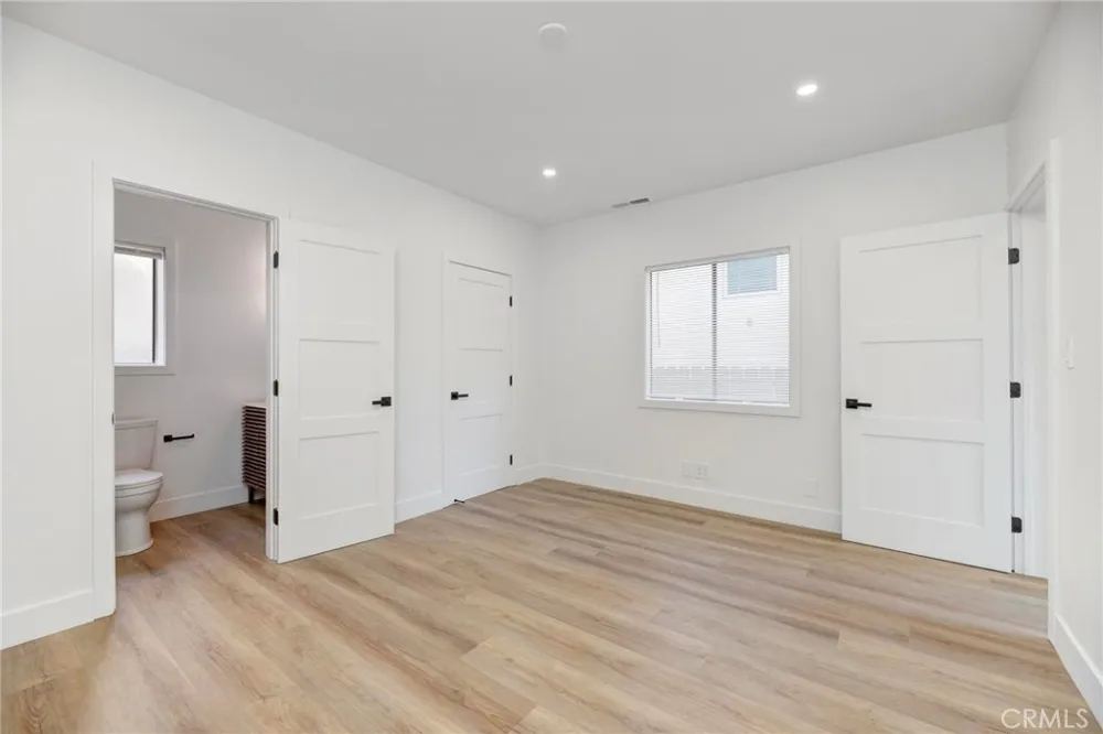 1090 Loma Drive Hermosa Beach, CA 90254