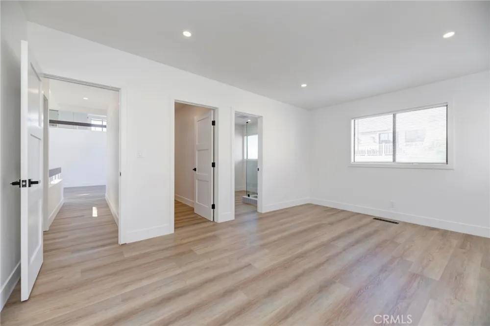 1090 Loma Drive Hermosa Beach, CA 90254