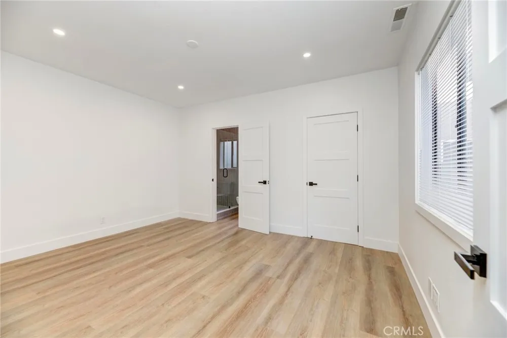 1090 Loma Drive Hermosa Beach, CA 90254