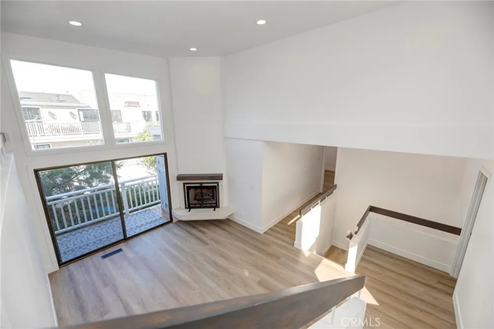 1090 Loma Drive Hermosa Beach, CA 90254