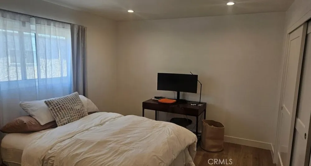 18333 Hatteras #68 Tarzana, CA 91356