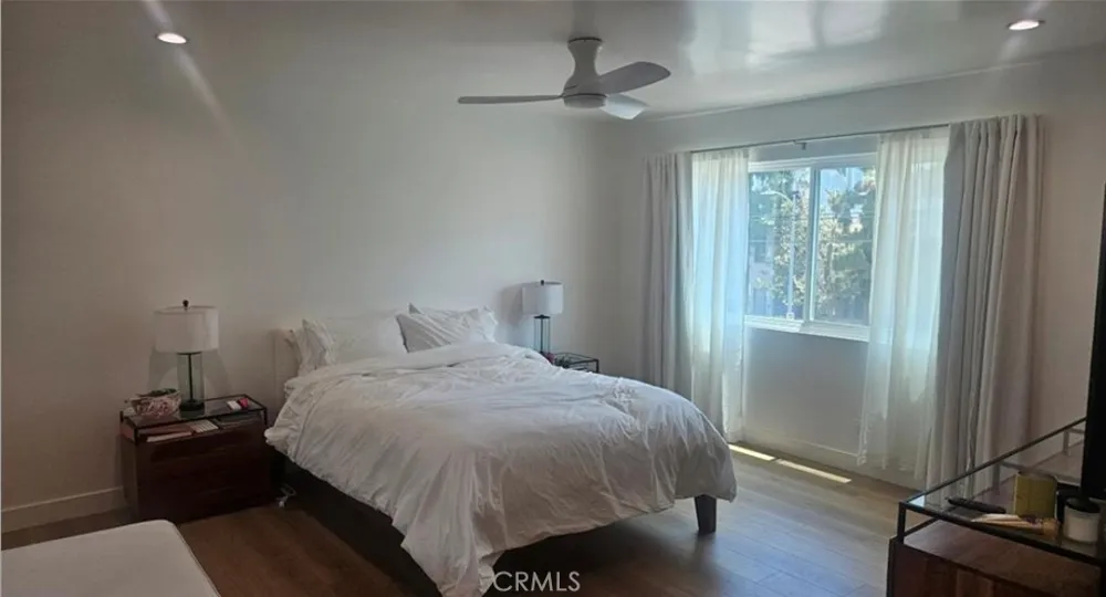 18333 Hatteras #68 Tarzana, CA 91356
