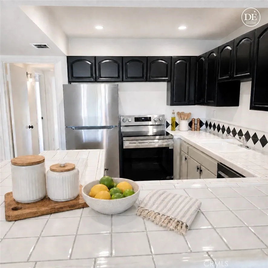 23401 Park Sorrento #50 Calabasas, CA 91302