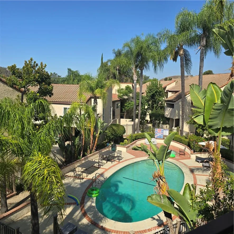 23401 Park Sorrento #50 Calabasas, CA 91302