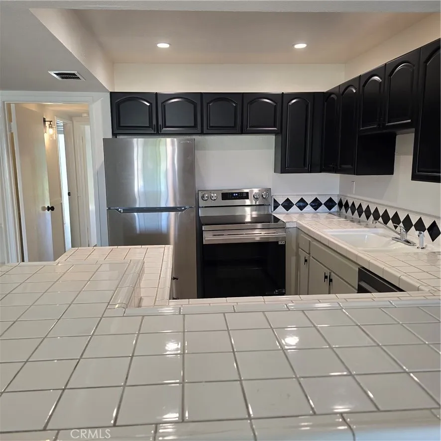 23401 Park Sorrento #50 Calabasas, CA 91302