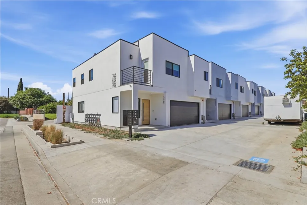 13357 W Cellest Parkway Pacoima, CA 91331