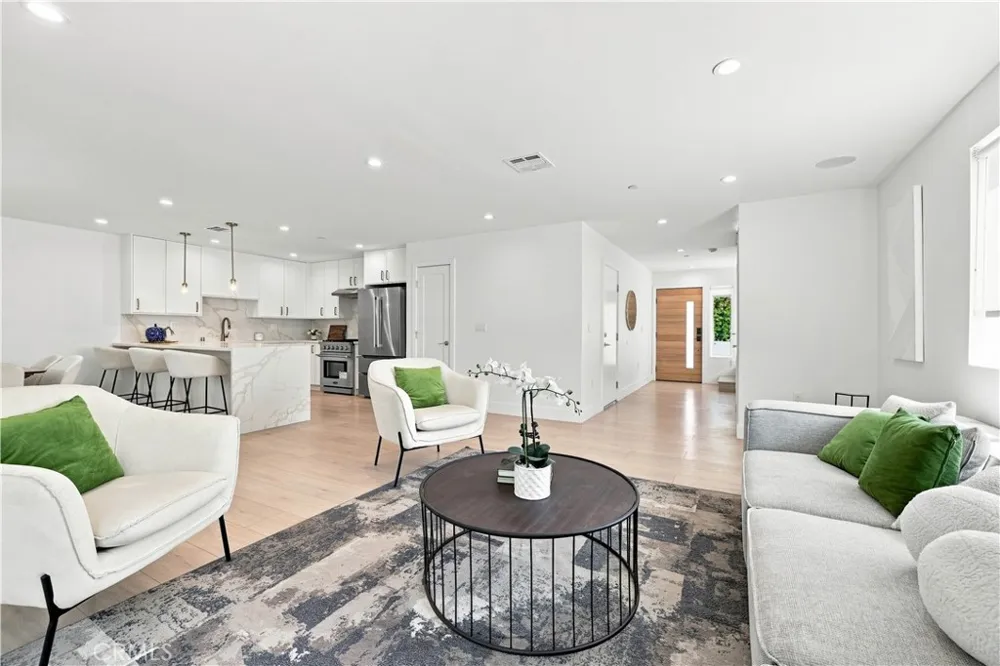 13357 W Cellest Parkway Pacoima, CA 91331