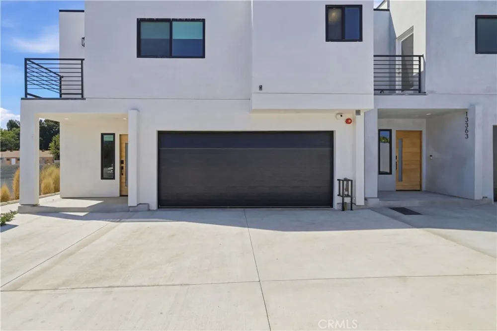 13357 W Cellest Parkway Pacoima, CA 91331