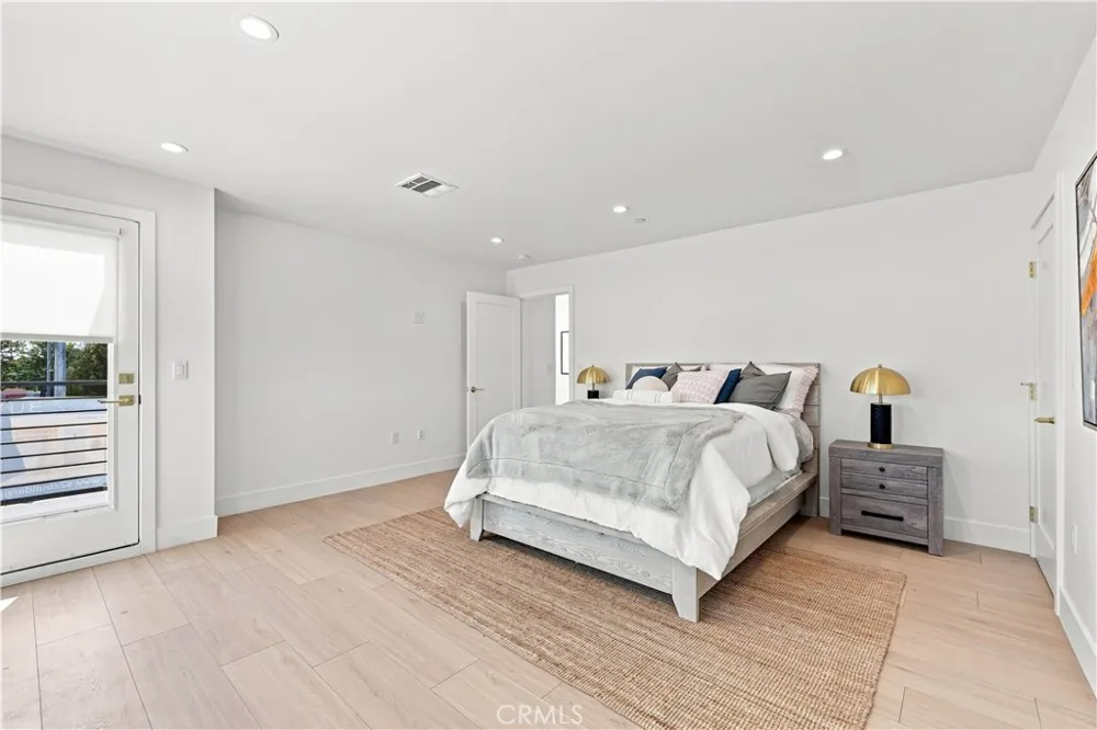 13357 W Cellest Parkway Pacoima, CA 91331
