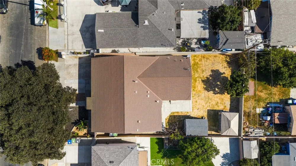 2211 Oak Street Santa Ana, CA 92707