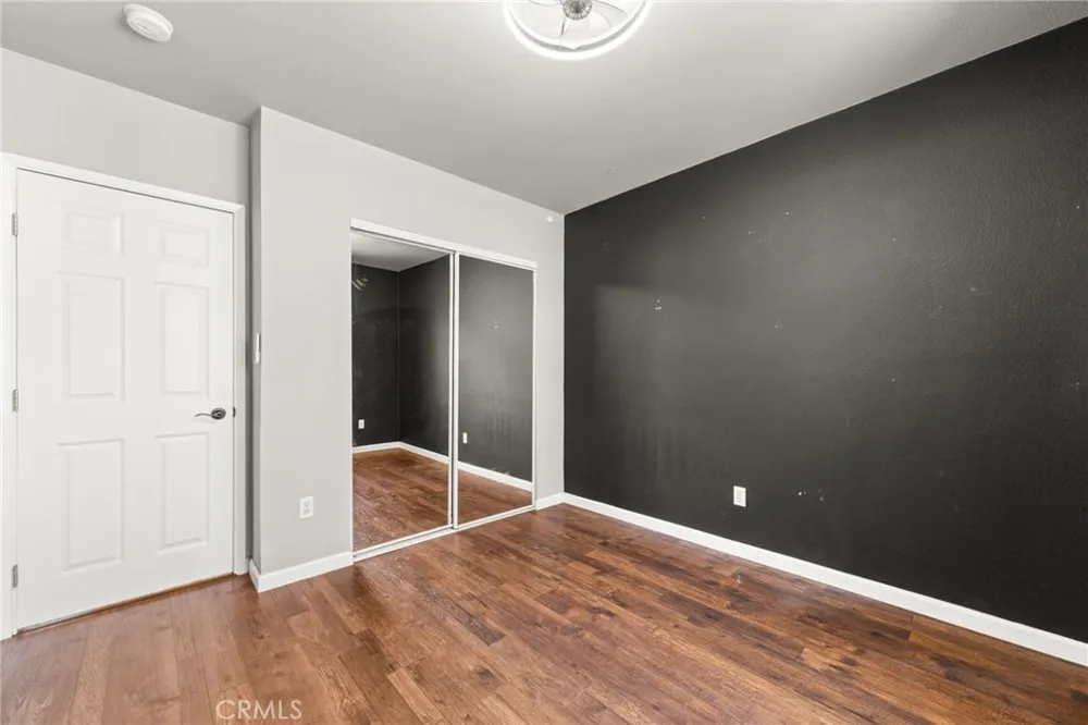 2211 Oak Street Santa Ana, CA 92707