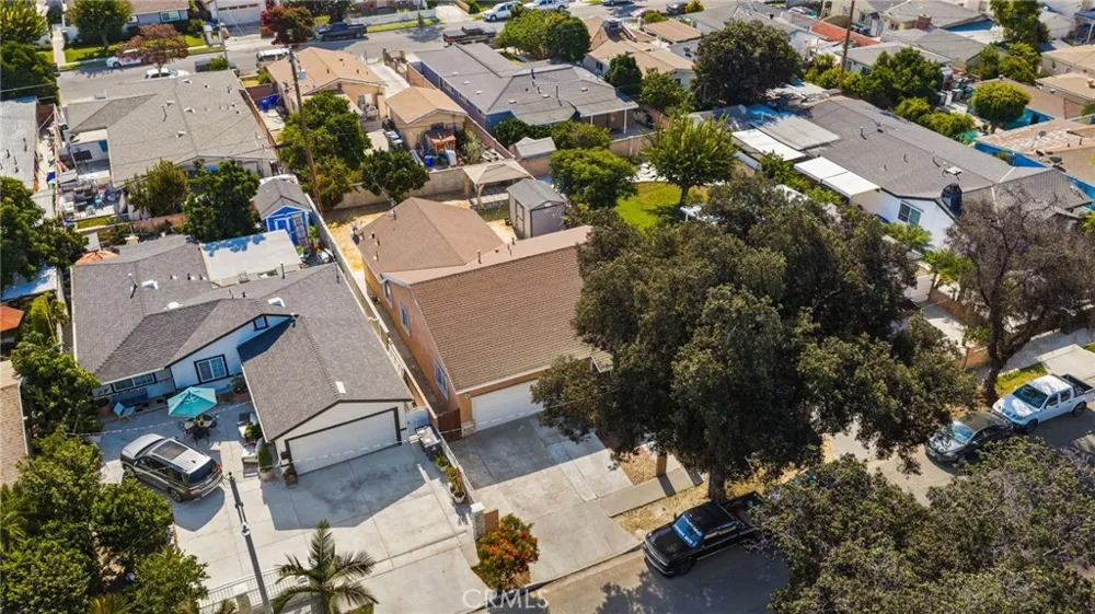 2211 Oak Street Santa Ana, CA 92707