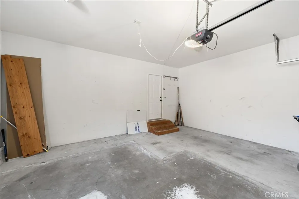2211 Oak Street Santa Ana, CA 92707