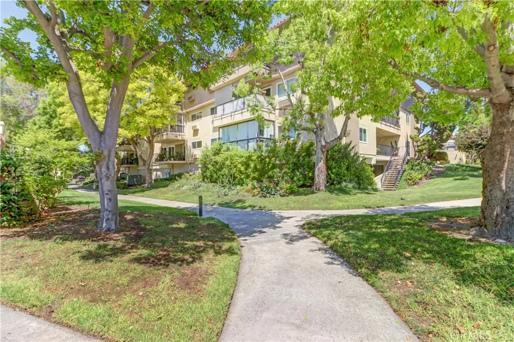 2381 Via Mariposa W #2B Laguna Woods, CA 92637