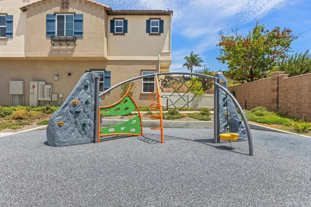 139 Avenida Chapala #101 San Marcos, CA 92069