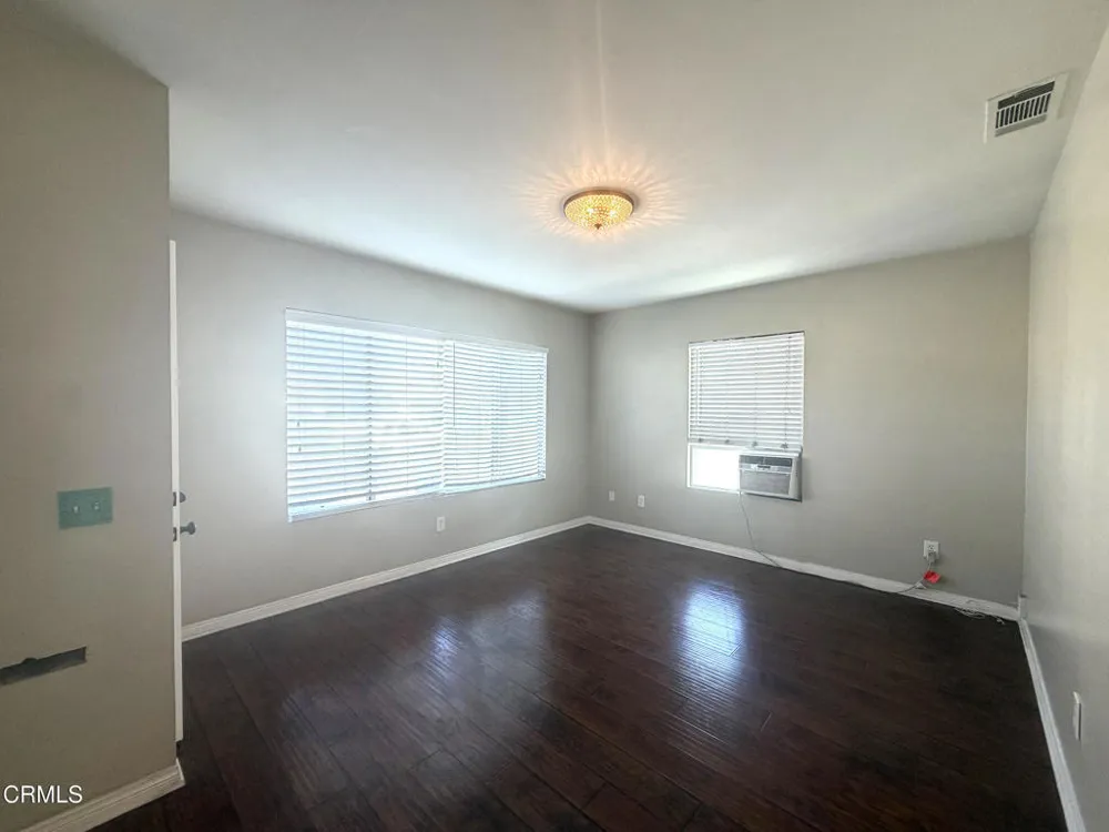 156 S Pacific Avenue Glendale, CA 91204