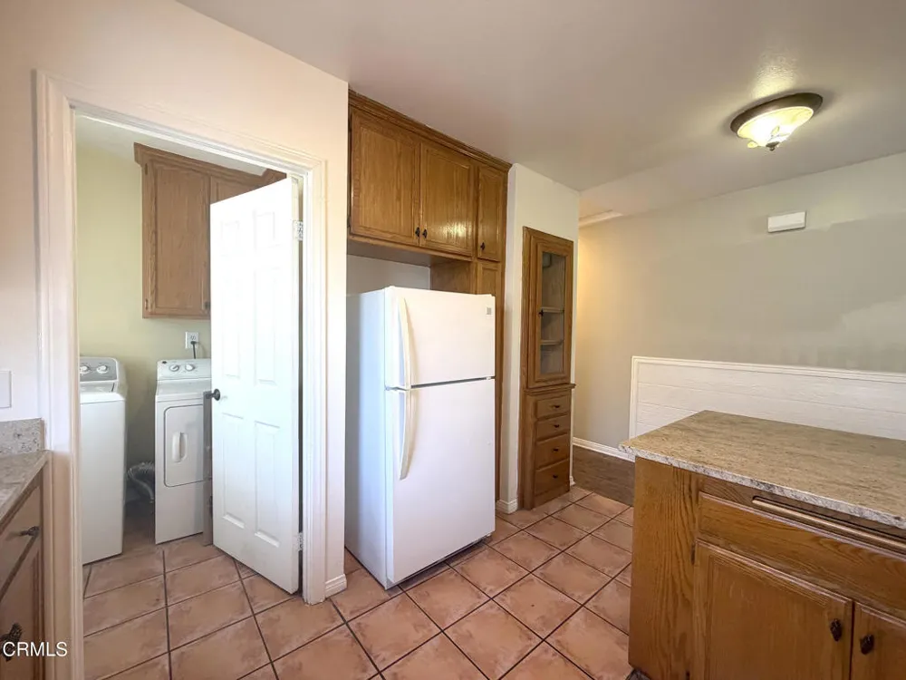 156 S Pacific Avenue Glendale, CA 91204