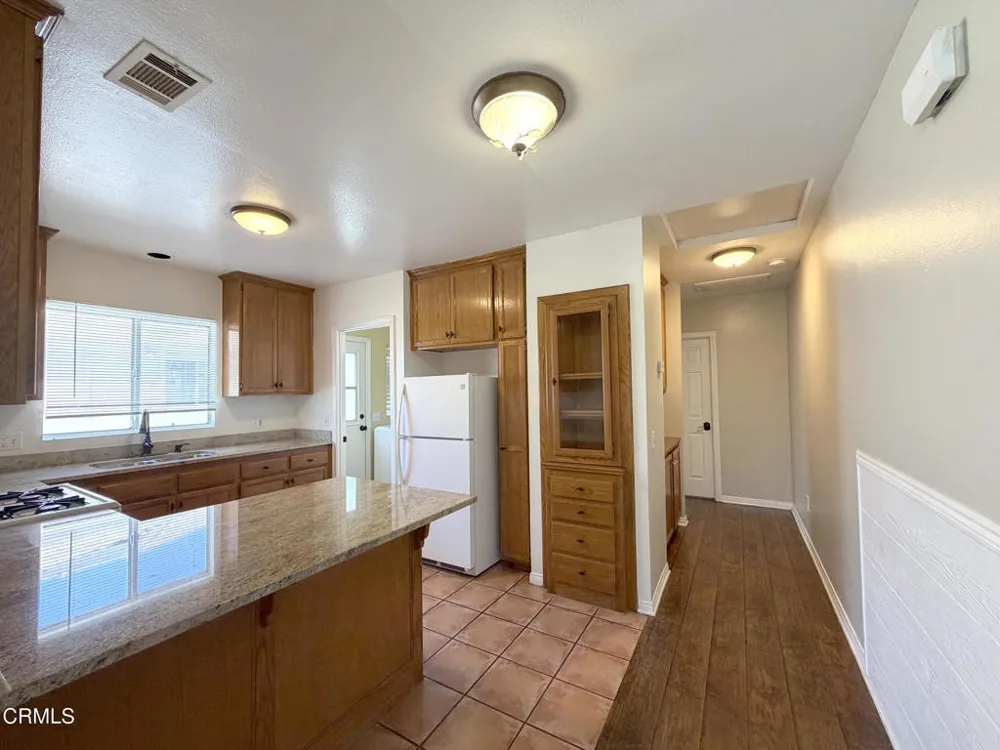 156 S Pacific Avenue Glendale, CA 91204