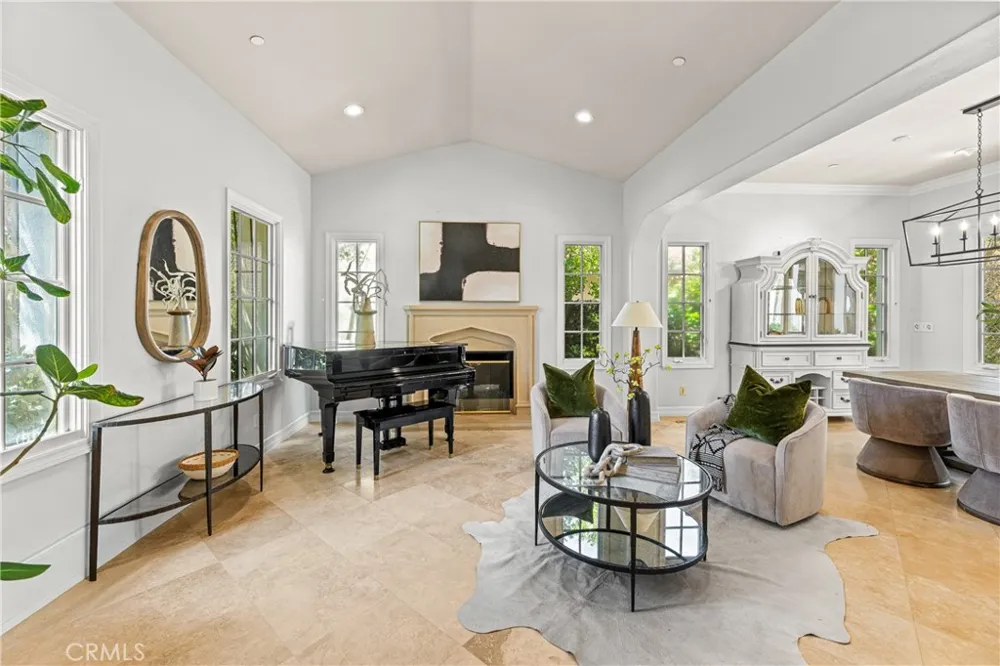 28 Blue Summit Irvine, CA 92603