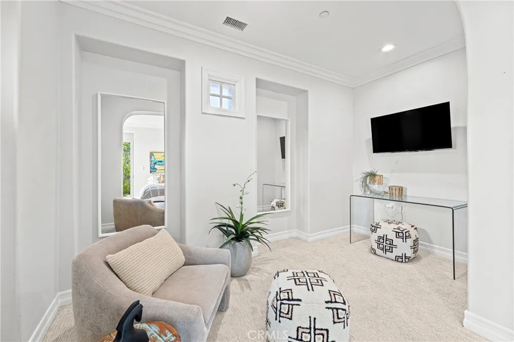 28 Blue Summit Irvine, CA 92603