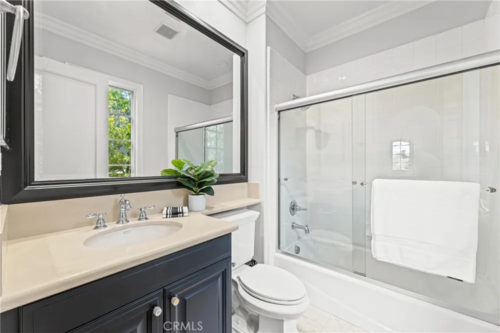 28 Blue Summit Irvine, CA 92603