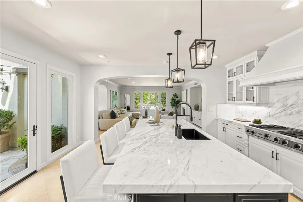 28 Blue Summit Irvine, CA 92603